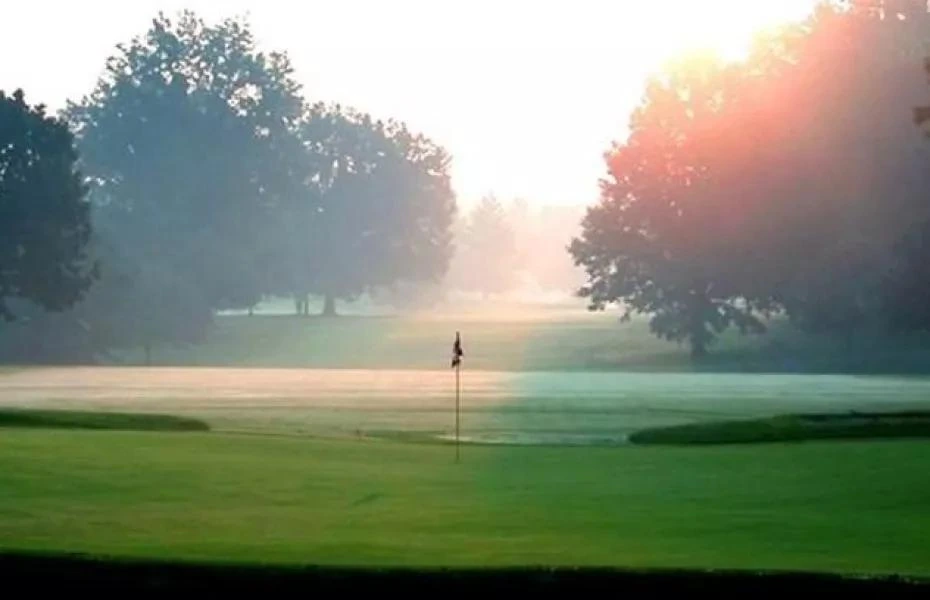 Bentgrass putting greens provide smooth rolling conditions on northern golf courses.